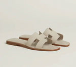 HRMS Sandalen