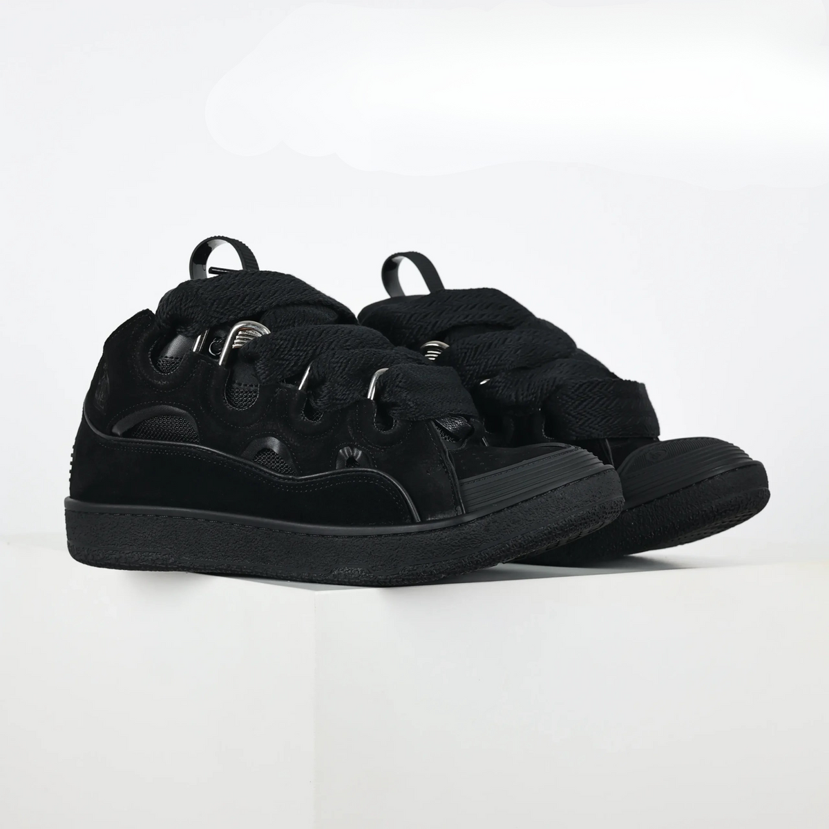 Curb Sneaker