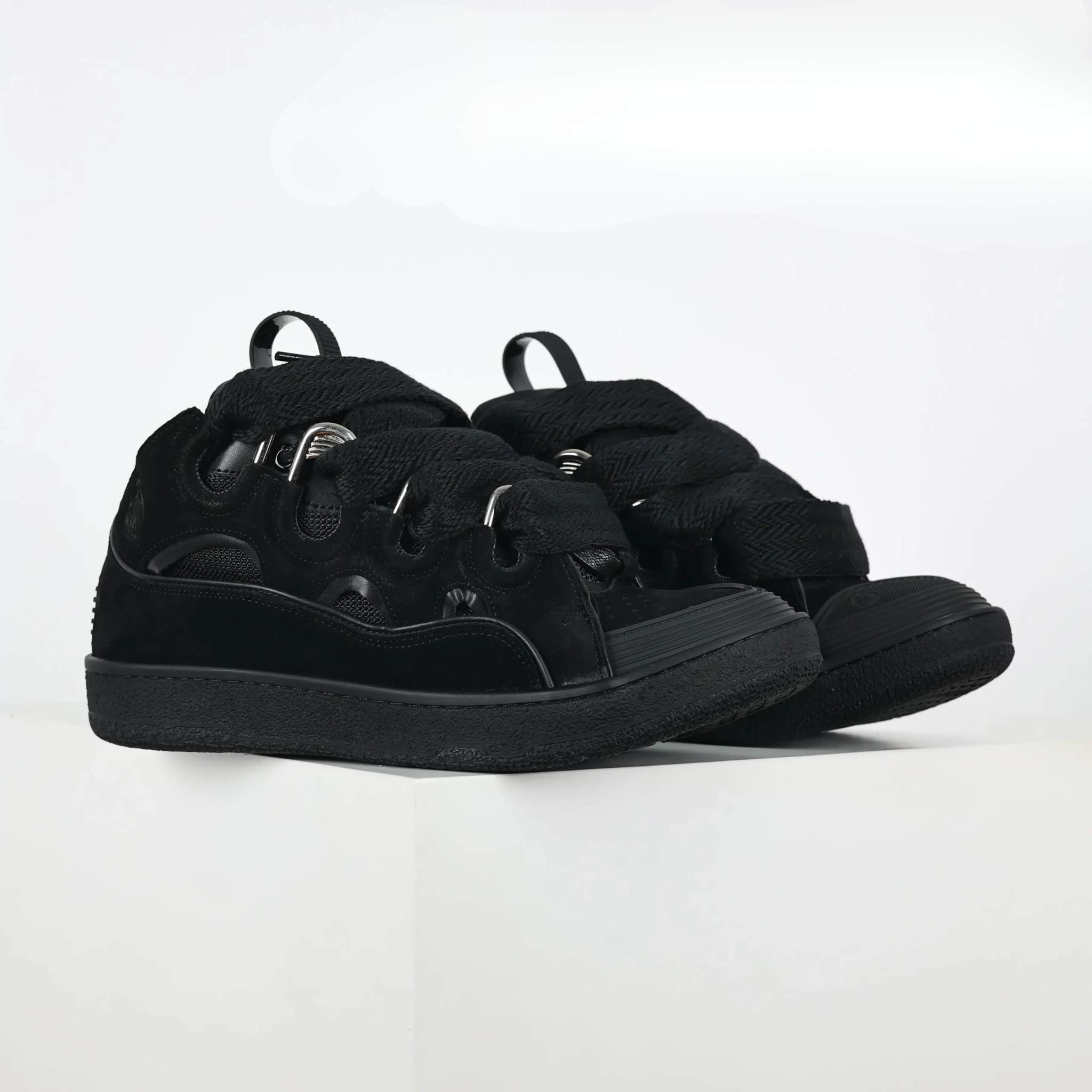Curb Sneaker